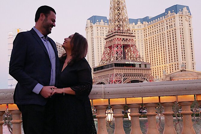 1.5-Hour Las Vegas Strip Limo Tour with Champagne and Photo Stops - Starting at Bellagio with champagne
