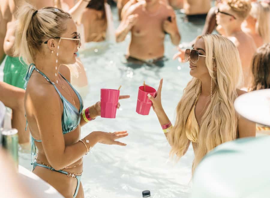 #1 Vegas Pool Crawl with Party Bus, Free Drinks & VIP Entry - Key points to know before booking