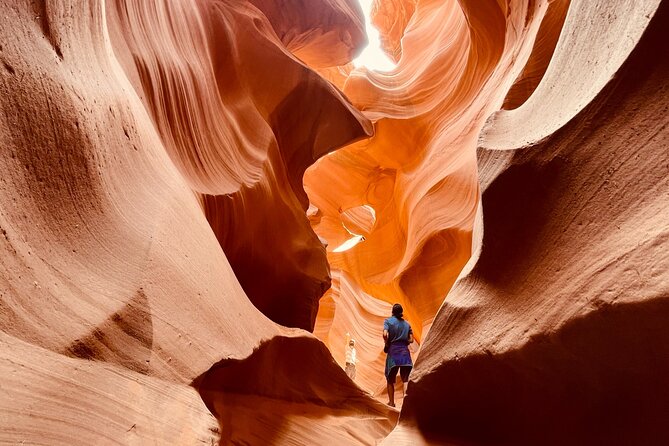 2-Day Grand Canyon, Antelope Canyon, Monument Valley and Sedona - Monument Valley: buttes, red earth, and Navajo country