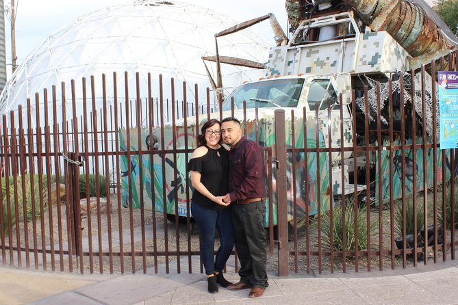 2-Hour Fremont Walking Tour with Photos and Champagne - Four start times make the route easy to fit around dinner