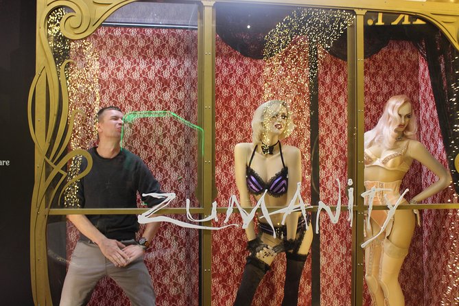 2-Hour Vegas Strip Walking Tour with Photos,Champagne & Vintage Vegas Goody Bags - What you actually receive for $149
