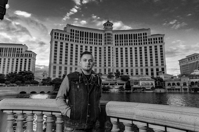 3 Hour Private Limo Photo Tour - A Limousine Ride Built Around Your Photos