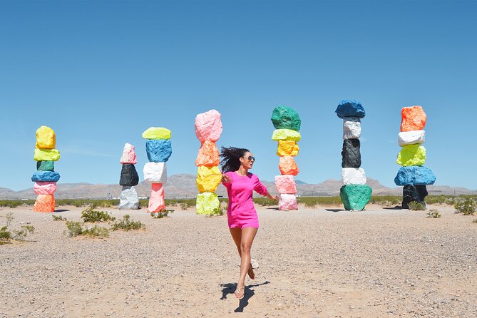 7 Magic Mountains Tour and Las Vegas Sign on a Slingshot - A proper photo stop at the Welcome to Fabulous Las Vegas sign