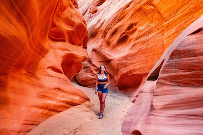 Antelope Canyon and Horseshoe Bend Day Trip from Las Vegas - Entering Lower Antelope Canyon with a Navajo guide