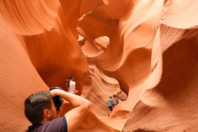 Antelope Canyon and Horseshoe Bend Small Group Tour from Vegas - Choosing between Lower Antelope Canyon and Canyon X