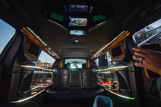 Arrival Transfer: Private Luxury 8 Passenger Limousine Service - Who should book this transfer?