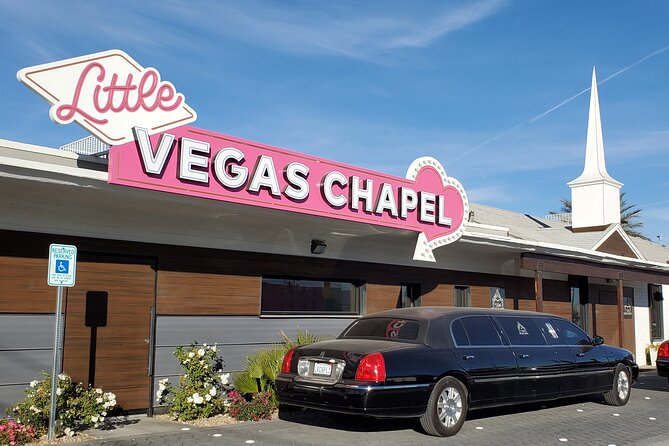 Arts District Eats: Food, Art & Culture Walking Tour in Las Vegas - A short stop at Main Street Peddlers