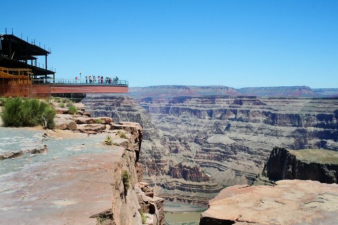 Audio Driving Tour: Grand Canyon West, Hoover Dam Red Rock Canyon - Red Rock Canyon for scenery and short hikes