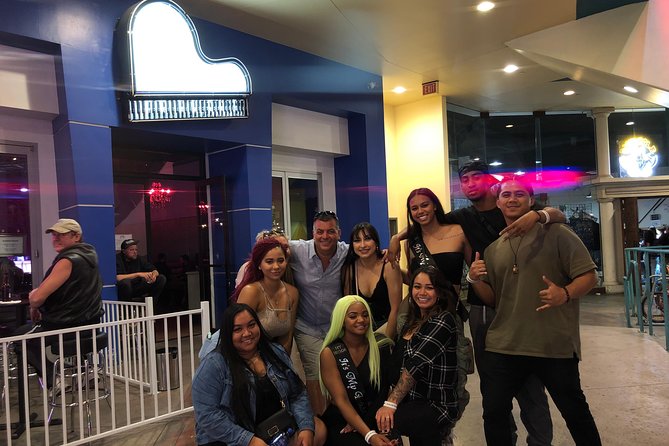 Bar Crawl On Fremont Street in Las Vegas - What the guides add to the evening