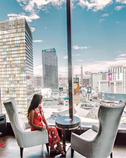 Bars Unknown: The Las Vegas Strip Bar Crawl - Meeting at Casino Royale and starting with a cash-only stop