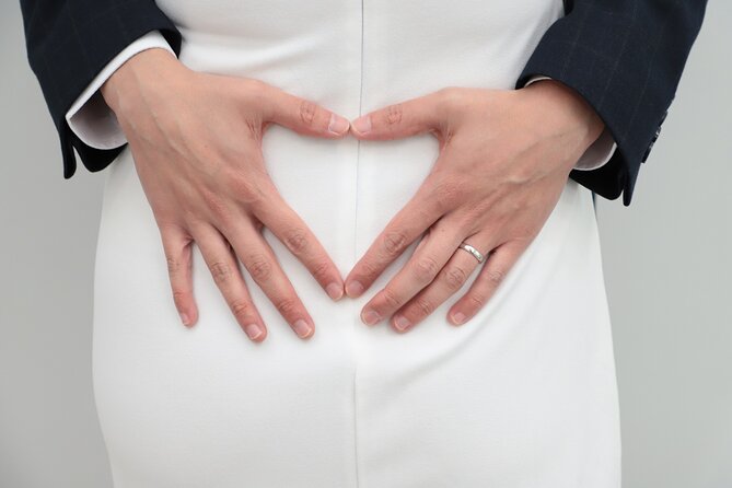 Basic Vow Renewal Ceremony Package - Five candid photos instead of a full wedding album