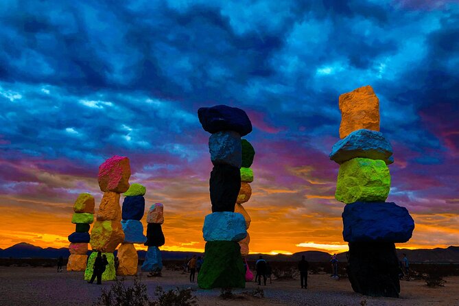 California Desert, Seven Magic Mountains and Las Vegas Sign - What the desert stop feels like in practice