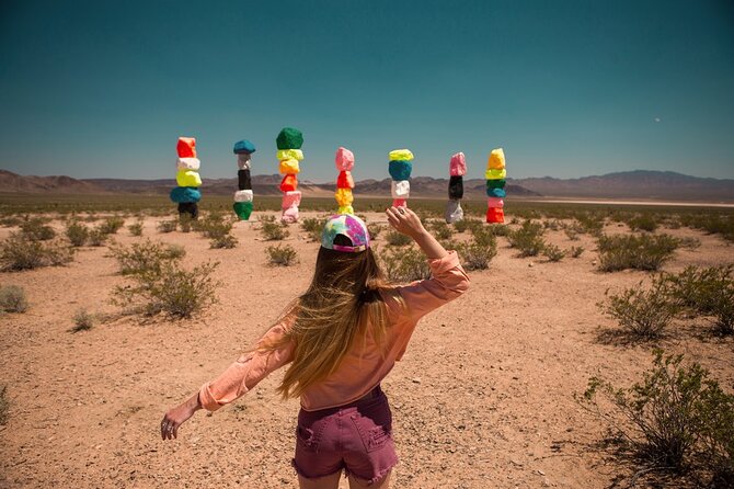 California Desert, Seven Magic Mountains and Las Vegas Sign - Who will enjoy this short Las Vegas tour?