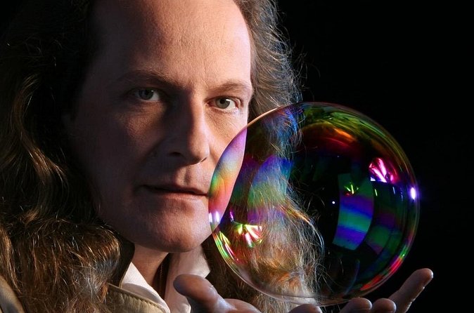 Candlelight Magic Show: Up-Close with World-Class Magicians - What happens during the 70-minute show