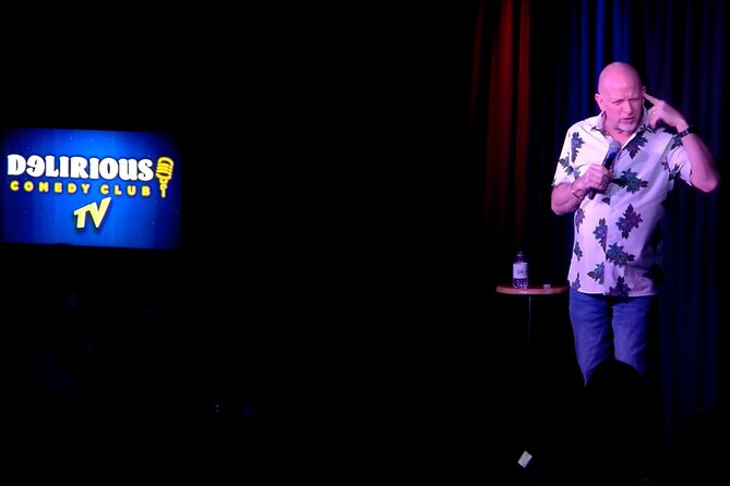 Delirious Comedy Club At Hennessey's Tavern Downtown Las Vegas - What happens inside Hennessey’s Tavern