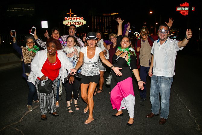 Disco Party Bus Photo Tour - Music, drinks, and the moving celebration