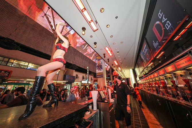 Downtown Las Vegas Nighttime Walking Tour - Group Size, Guide Style, and Hearing the Story