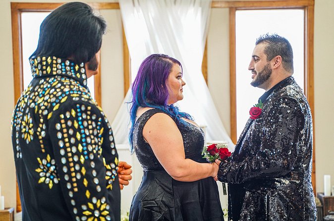 Elvis Wedding at The Little Vegas Chapel including Limousine Transportation - What the $565 price includes