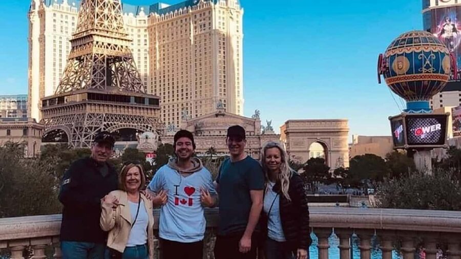 Explore Must-See Spots: Las Vegas Strip Walking Tour - Harrah’s and The LINQ, with a short food break