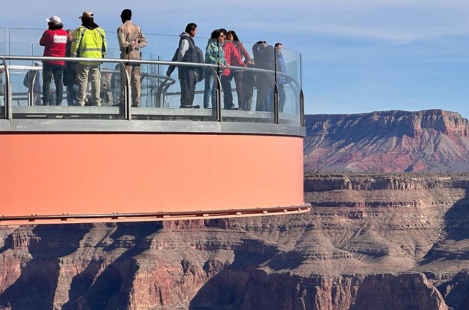 French Tour of the Skywalk Grand Canyon and Hoover Dam - Hoover Dam from the memorial bridge