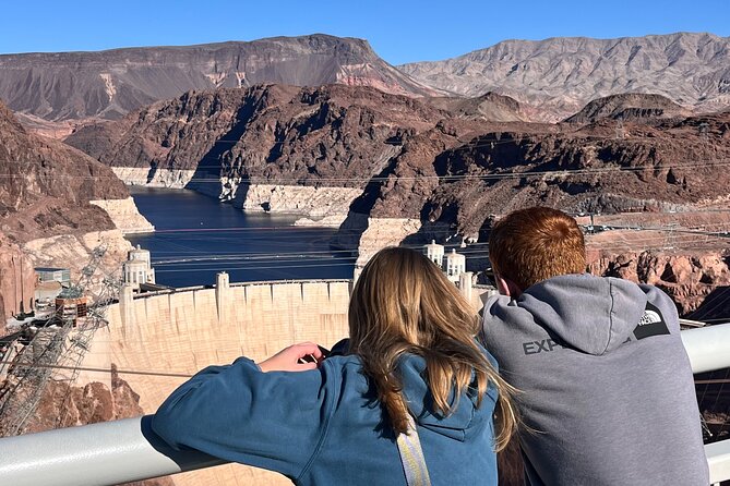 French Tour of the Skywalk Grand Canyon and Hoover Dam - Food, drinks, and the practical details