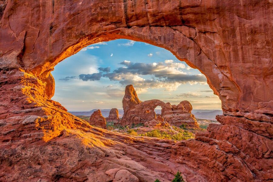 From Las Vegas: 7-Day Utah and Arizona National Parks Tour - Day 5: Monument Valley with a Navajo guide
