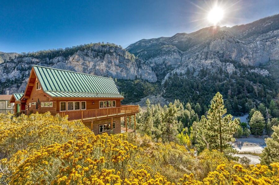 From Las Vegas: Day Trip to Mount Charleston Resort - Winter Snow or Summer Trails?
