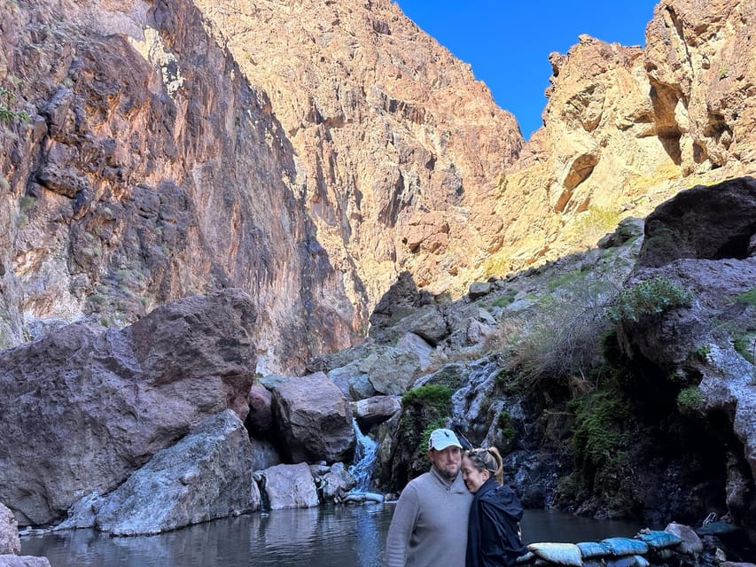 From Las Vegas: Hoover Dam Kayak Trip with 6 Hot Springs - Caves, waterfalls, and Emerald Cave