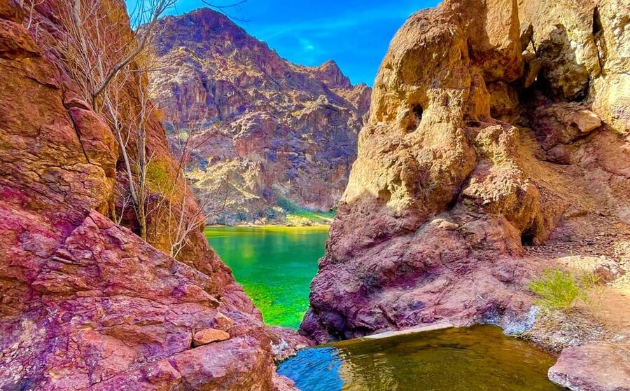 From Las Vegas: Hoover Dam Kayak Trip with 6 Hot Springs - The final miles to Willow Beach