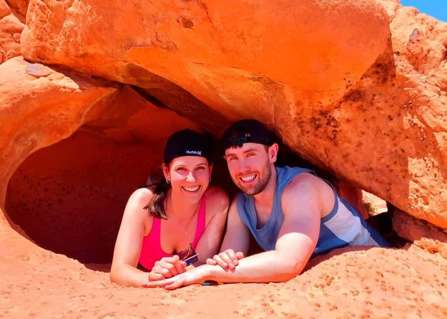 From Las Vegas: Valley of Fire Full-Day Guided Tour w/ Lunch - Beehive Rock and the first red-rock views
