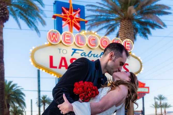 Get Married at the Fabulous Las Vegas Sign + Photos - What happens during the 45-minute visit