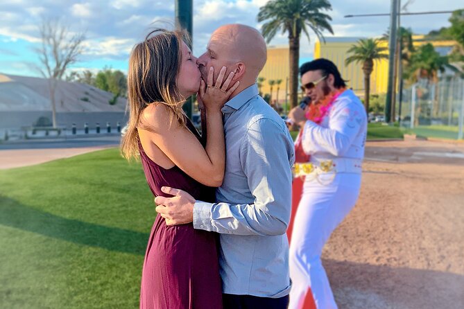 Get Married: Elvis Wedding + Las Vegas Sign + Photography - From the chapel to the Las Vegas sign