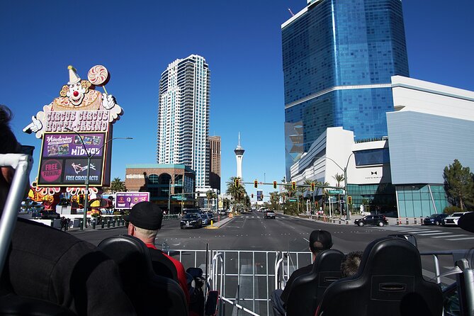 Giant Shopping Cart Limo Ride in Las Vegas - Music, photos, and the driver’s role