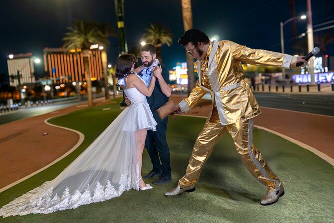 Gold Elvis Wedding or Vow Renewal at Las Vegas Sign - Key points at a glance
