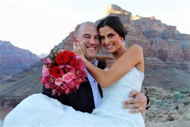 Grand Canyon Helicopter Wedding - Grand Canyon West and the ceremony site