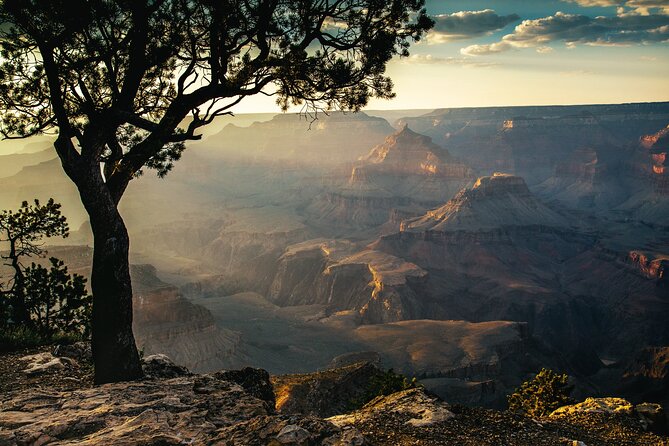 Grand Canyon South Rim Private Tour - The road to the canyon: Hoover Dam and desert scenery