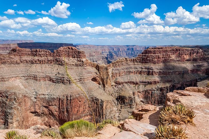 Grand Canyon West plus Hoover Dam VIP Day Tour from Las Vegas - Leaving Las Vegas in a small vehicle