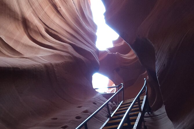 Guided Antelope Canyon & Horseshoe Bend Day Tour from Las Vegas - What to bring and how to handle the day