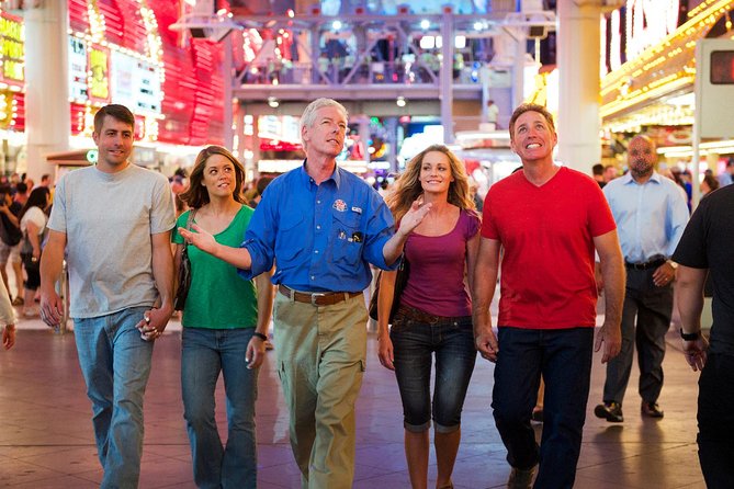 Guided Evening Tour of the Las Vegas Strip - The welcome sign starts the photo hunt