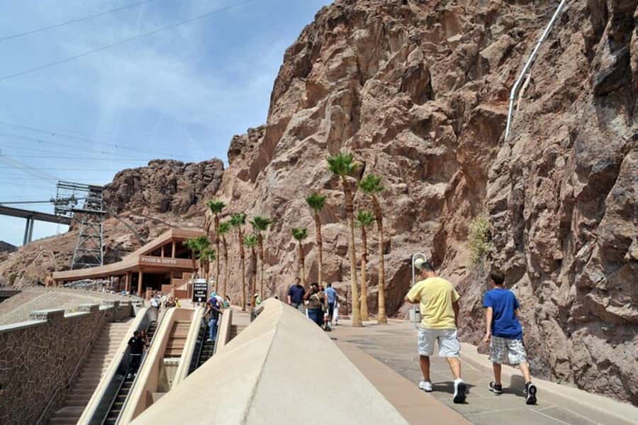 Hoover Dam and Red Rock Canyon Combo Tour - The road to Boulder City