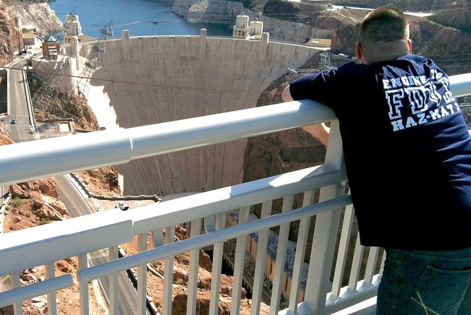 Hoover Dam Comedy Tour with Lunch and Comedy Club Tickets - Lunch in Henderson keeps the schedule simple