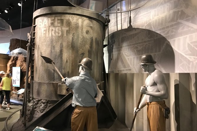 Hoover Dam Power Plant Historic Era Railroad Museum Tour - What to expect from the guide