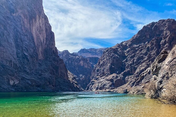 Hoover Dam Raft Tour with Transport & Swim in Black Canyon - Preparing for the 90-minute raft ride