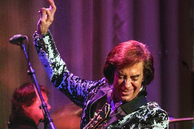 King of Diamonds: The Neil Diamond Tribute Show in Las Vegas - What the Experience Does Best