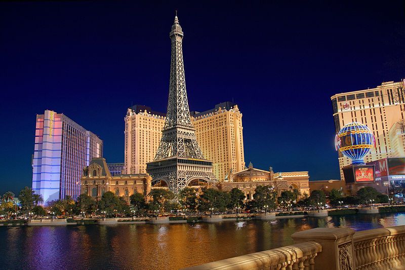 Las Vegas: 90-Day VIP Shop and Dine4Less Card City Hopper - Shopping savings beyond the restaurant bill