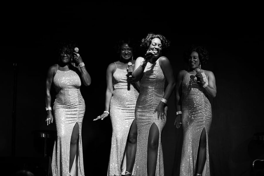 Las Vegas: All Motown Show Starring The Duchesses of Motown - What the live band adds
