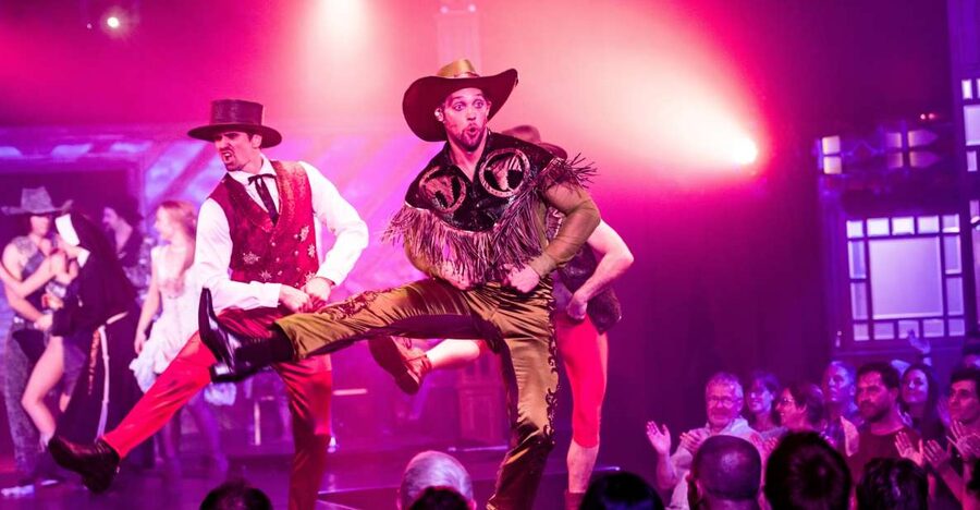 Las Vegas: Atomic Saloon Show at The Venetian - What makes the theater different from a normal Vegas show