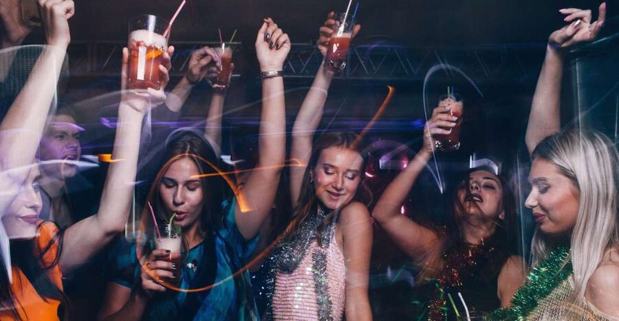 Las Vegas: Bachelorette Party Bus Club Crawl - What the $54 Las Vegas night actually includes