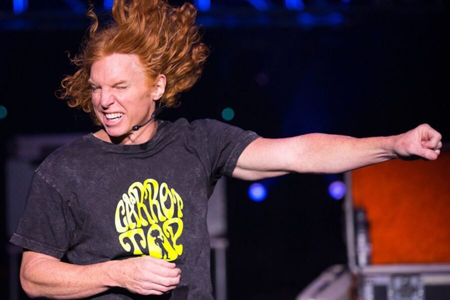 Las Vegas: Carrot Top at Luxor Hotel & Casino - Current headlines, music, and dark adult humor