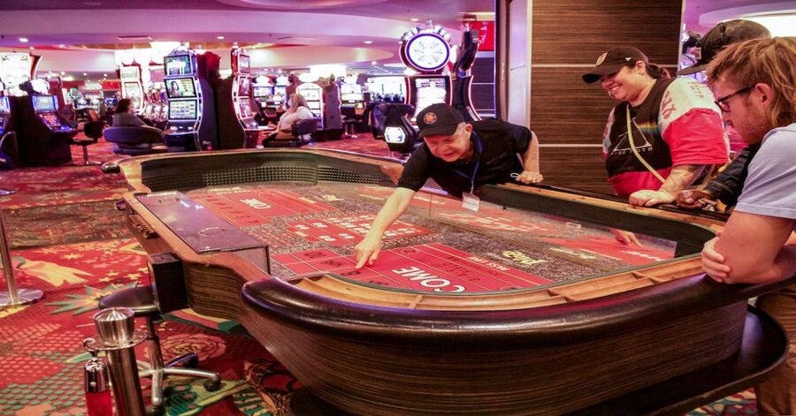 Las Vegas Casino: Gambling Class at the Plaza Hotel & Casino - Roulette first, with a simple way to practice